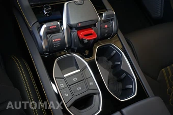 2025 Lamborghini Urus SE - miniatura 22