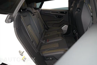 2025 Lamborghini Urus SE - miniatura 24