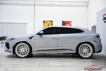 2025 Lamborghini Urus SE - miniatura 10