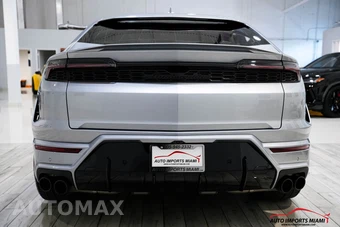 2025 Lamborghini Urus SE - miniatura 18