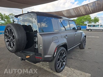 2025 Land Rover Defender 110 OCTA Edition One – miniatura 4