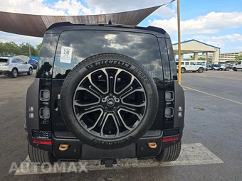 2025 Land Rover Defender 110 OCTA Edition One – miniatura 5