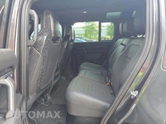 2025 Land Rover Defender 110 OCTA Edition One – miniatura 13