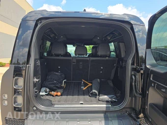 2025 Land Rover Defender 110 OCTA Edition One – miniatura 14