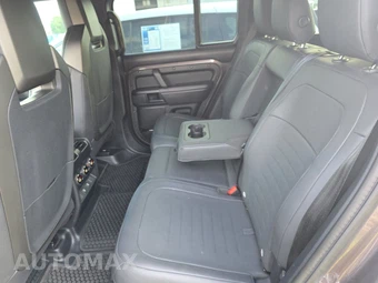 2025 Land Rover Defender 110 OCTA – miniatura 13