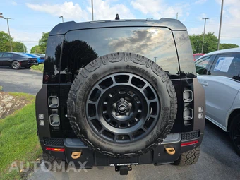 2025 Land Rover Defender 110 OCTA – miniatura 5