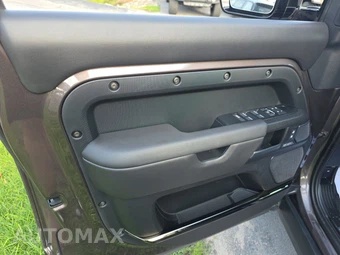 2025 Land Rover Defender 110 OCTA – miniatura 9