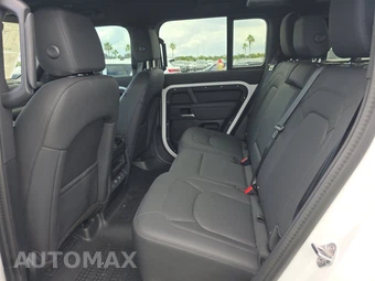 2025 Land Rover Defender 110 S - miniatura 13