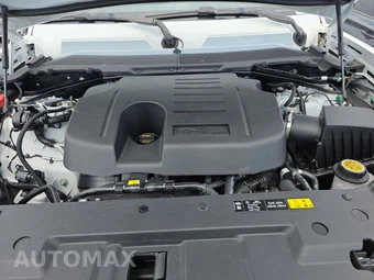 2025 Land Rover Defender 110 S - miniatura 15