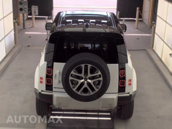 2025 Land Rover Defender 110 S - miniatura 5