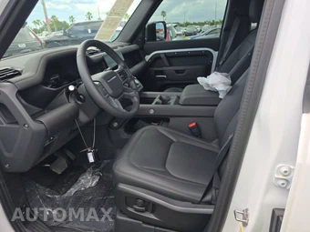 2025 Land Rover Defender 110 S - miniatura 7