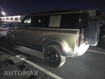 2025 Land Rover Defender 110 S - miniatura 6