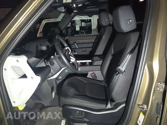 2025 Land Rover Defender 110 S - miniatura 7