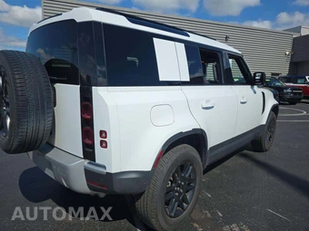 2025 Land Rover Defender 110 S - miniatura 3