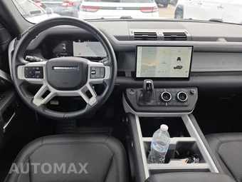 2025 Land Rover Defender 110 S - miniatura 11