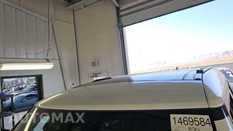 2025 Land Rover Defender 110 S - miniatura 17