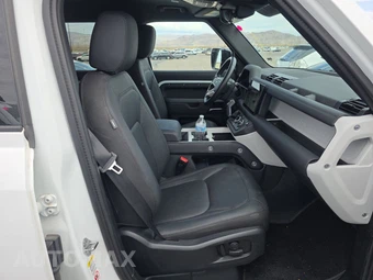 2025 Land Rover Defender 110 S - miniatura 8