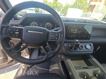 2025 Land Rover Defender 110 S - miniatura 10
