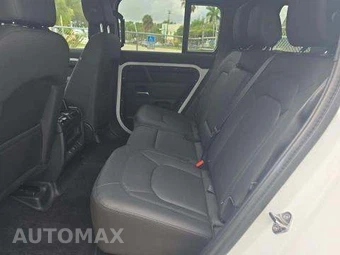 2025 Land Rover Defender 110 S - miniatura 14