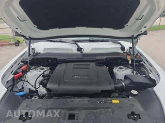 2025 Land Rover Defender 110 S - miniatura 24
