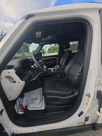 2025 Land Rover Defender 110 S - miniatura 7