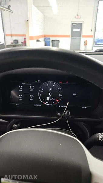 2025 Land Rover Defender 110 S - miniatura 17