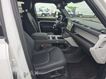 2025 Land Rover Defender 110 S - miniatura 8