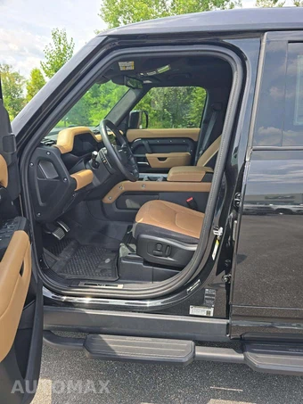2025 Land Rover Defender 110 V8 – miniatura 3
