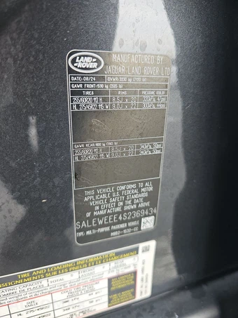 2025 Land Rover Defender 110 V8 - miniatura 14