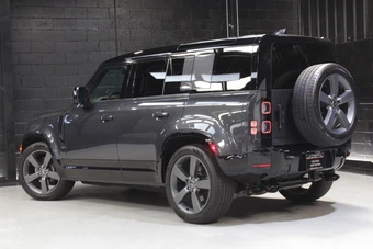 2025 Land Rover Defender 110 V8 – miniatura 10