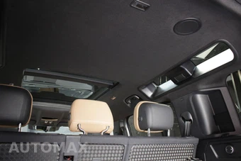 2025 Land Rover Defender 110 V8 – miniatura 76