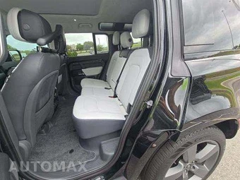 2025 Land Rover Defender 110 V8 – miniatura 14