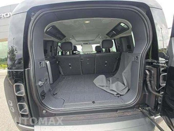 2025 Land Rover Defender 110 V8 – miniatura 15