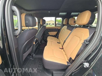2025 Land Rover Defender 110 V8 – miniatura 10
