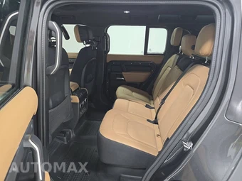 2025 Land Rover Defender 110 V8 – miniatura 13
