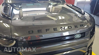 2025 Land Rover Defender 110 V8 – miniatura 22