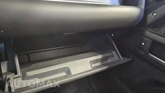 2025 Land Rover Defender 110 V8 – miniatura 26