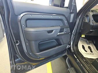 2025 Land Rover Defender 110 V8 – miniatura 9