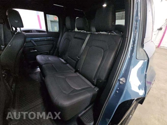 2025 Land Rover Defender 110 X-Dynamic SE - miniatura 13