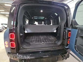 2025 Land Rover Defender 110 X-Dynamic SE - miniatura 14