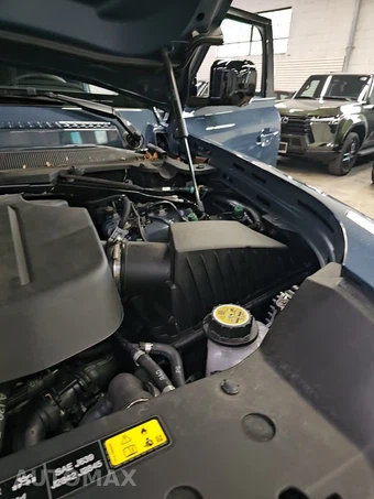 2025 Land Rover Defender 110 X-Dynamic SE - miniatura 21