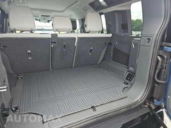 2025 Land Rover Defender 110 X-Dynamic SE - miniatura 23