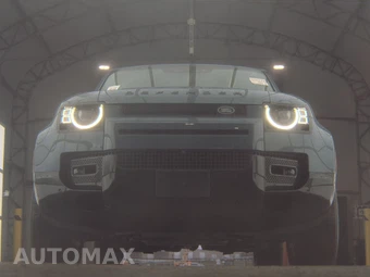 2025 Land Rover Defender 110 X-Dynamic SE - miniatura 3