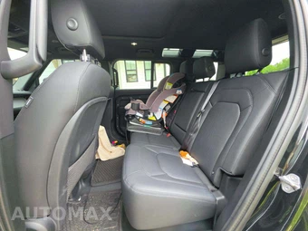 2025 Land Rover Defender 110 X-Dynamic SE - miniatura 12