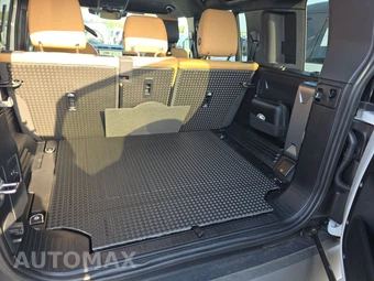 2025 Land Rover Defender 110 X-Dynamic SE - miniatura 16