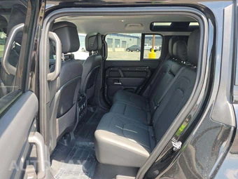 2025 Land Rover Defender 110 X-Dynamic SE – miniatura 13