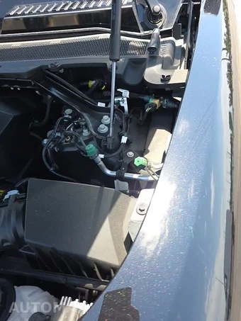 2025 Land Rover Defender 110 X-Dynamic SE – miniatura 21