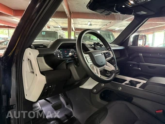 2025 Land Rover Defender 130 S - miniatura 14