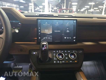 2025 Land Rover Defender 130 V8 - miniatura 7