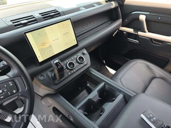 2025 Land Rover Defender 130 X-Dynamic SE - miniatura 10